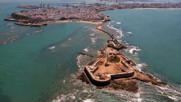 Castillo de San Sebastien, with the city in the background.