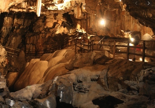 Poole’s Cavern & Buxton Country Park