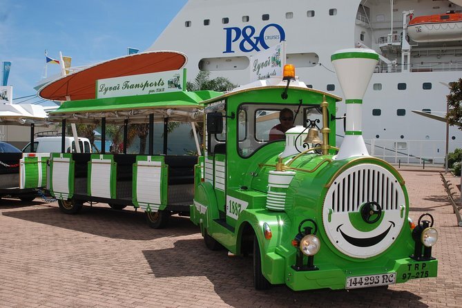 Tour Nouméa in a Green Train