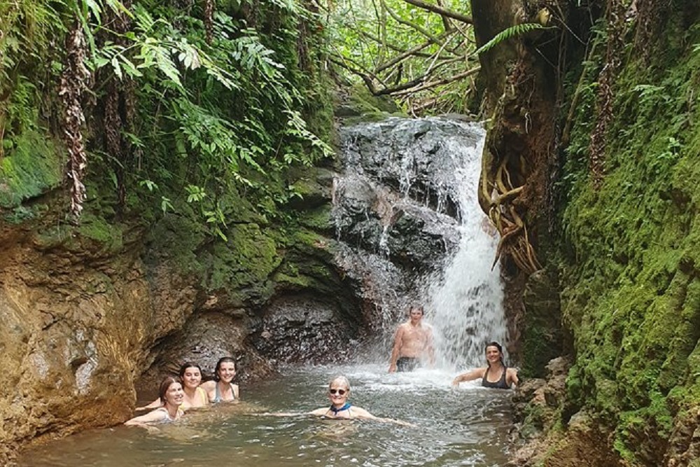 Hike across Rarotonga