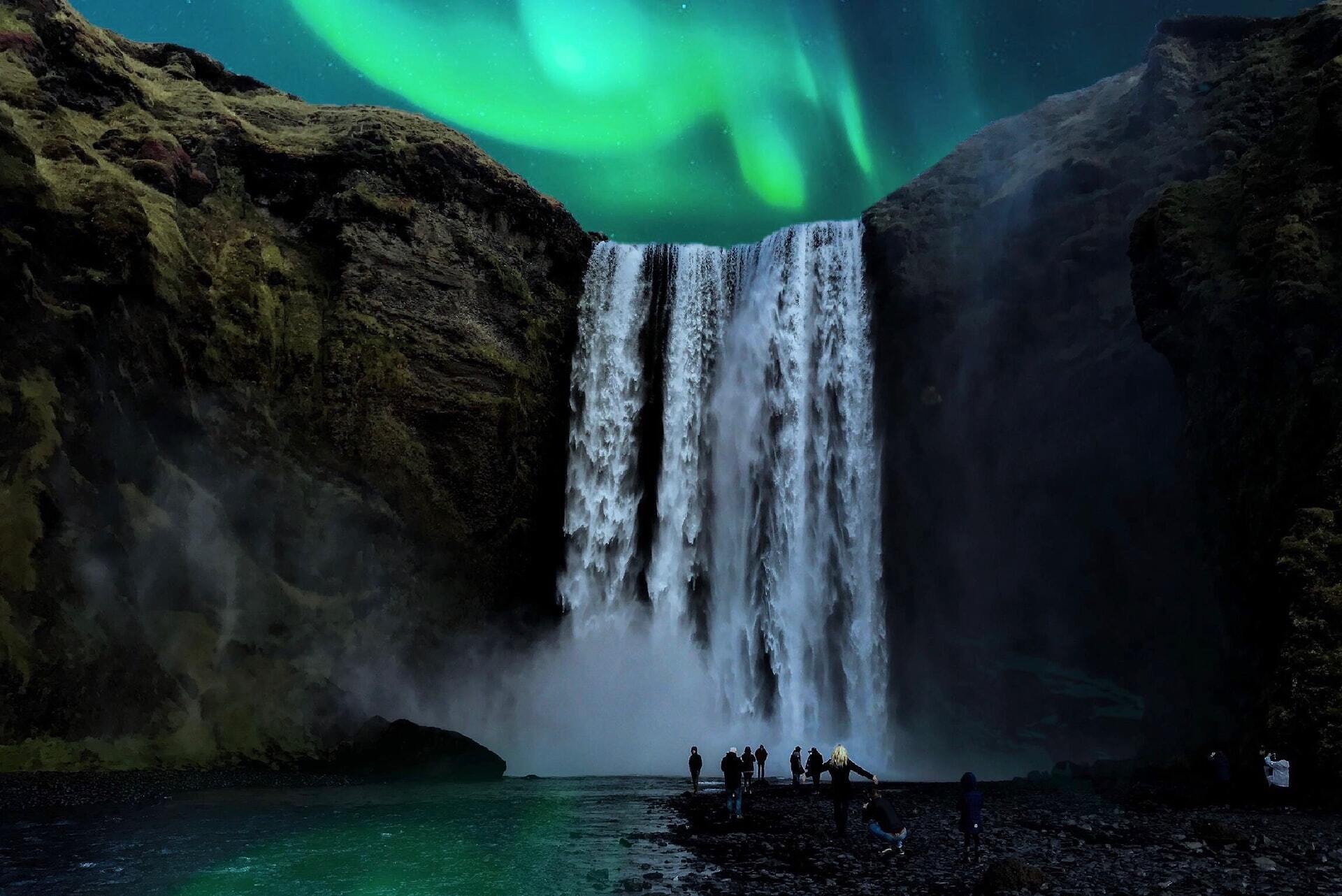 5 Day Northern Lights Tour - Iceland photo 3