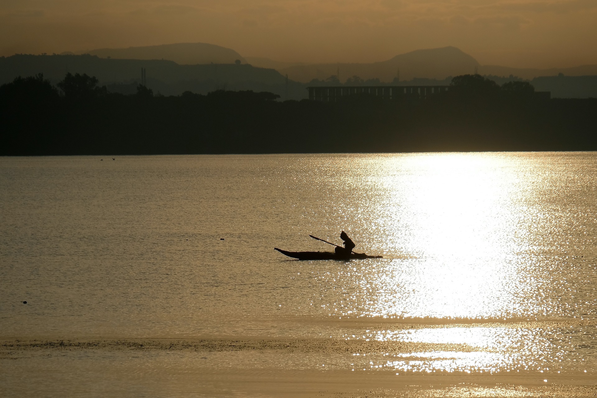 Take a boat trip at the source of the Blue Nile