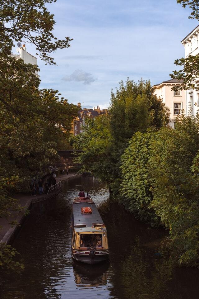 Cruise The Grand Union Canal