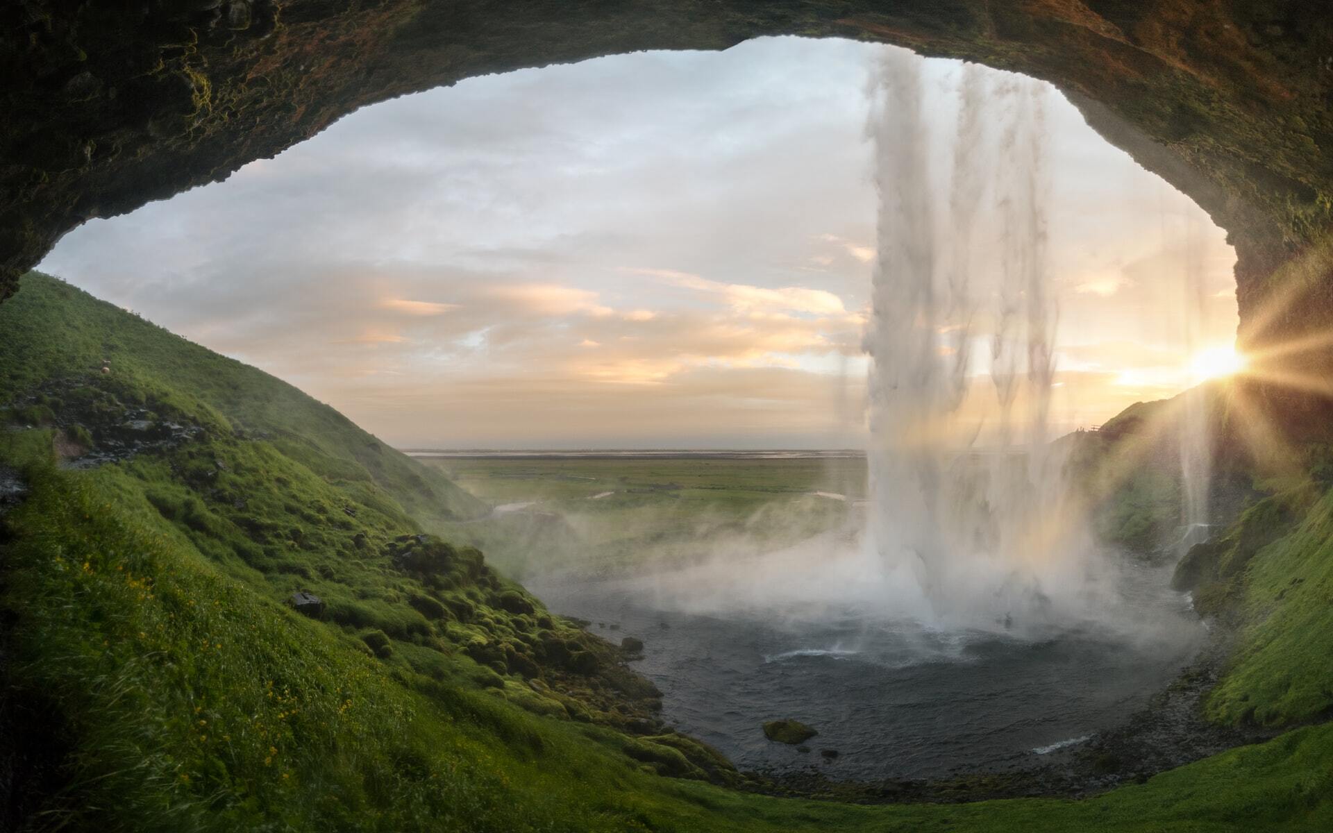 5 Day Northern Lights Tour - Iceland photo 5