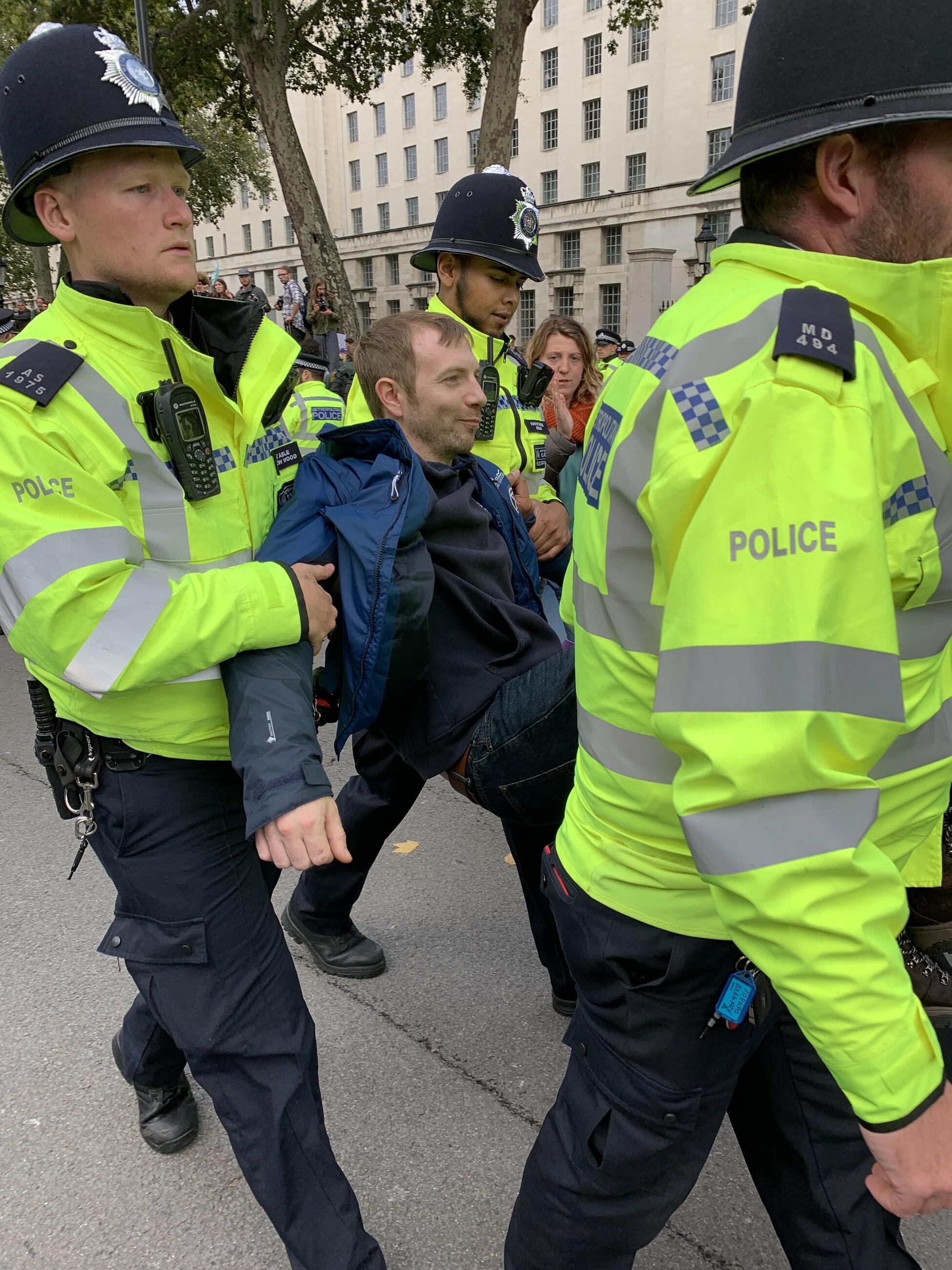 Police warn public not to break lockdown rules.