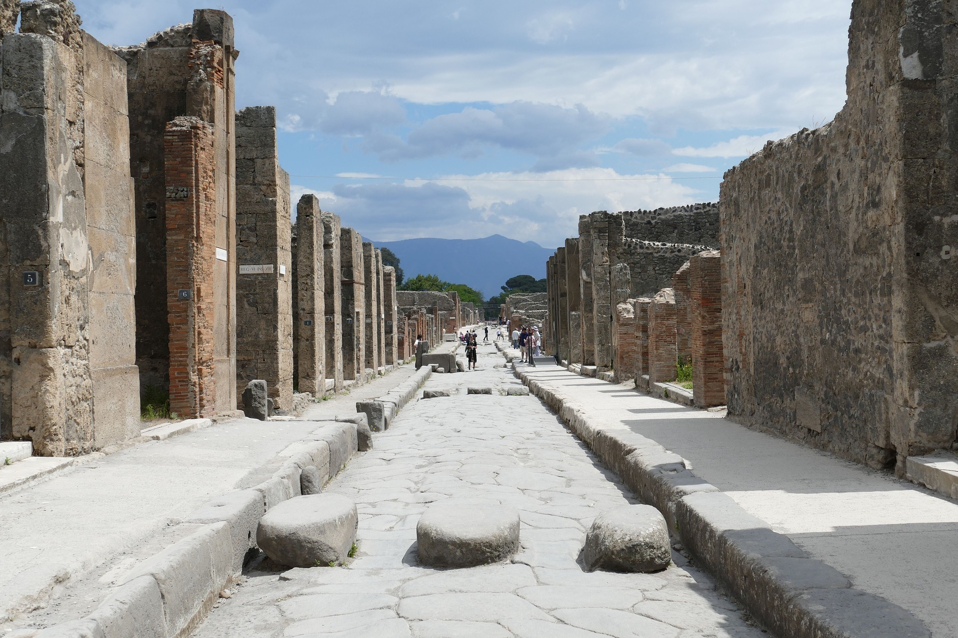Visit Pompeii