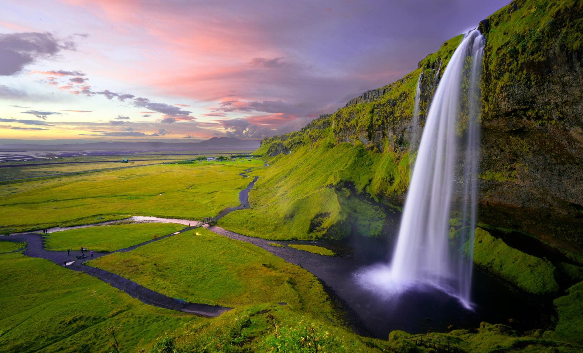 5 Day Northern Lights Tour - Iceland photo 1