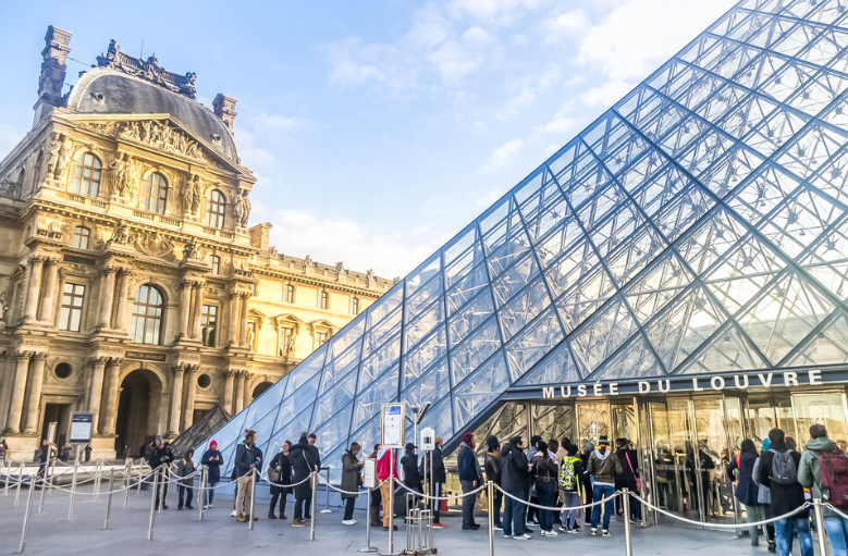 Skip the Queue At The Louvre!