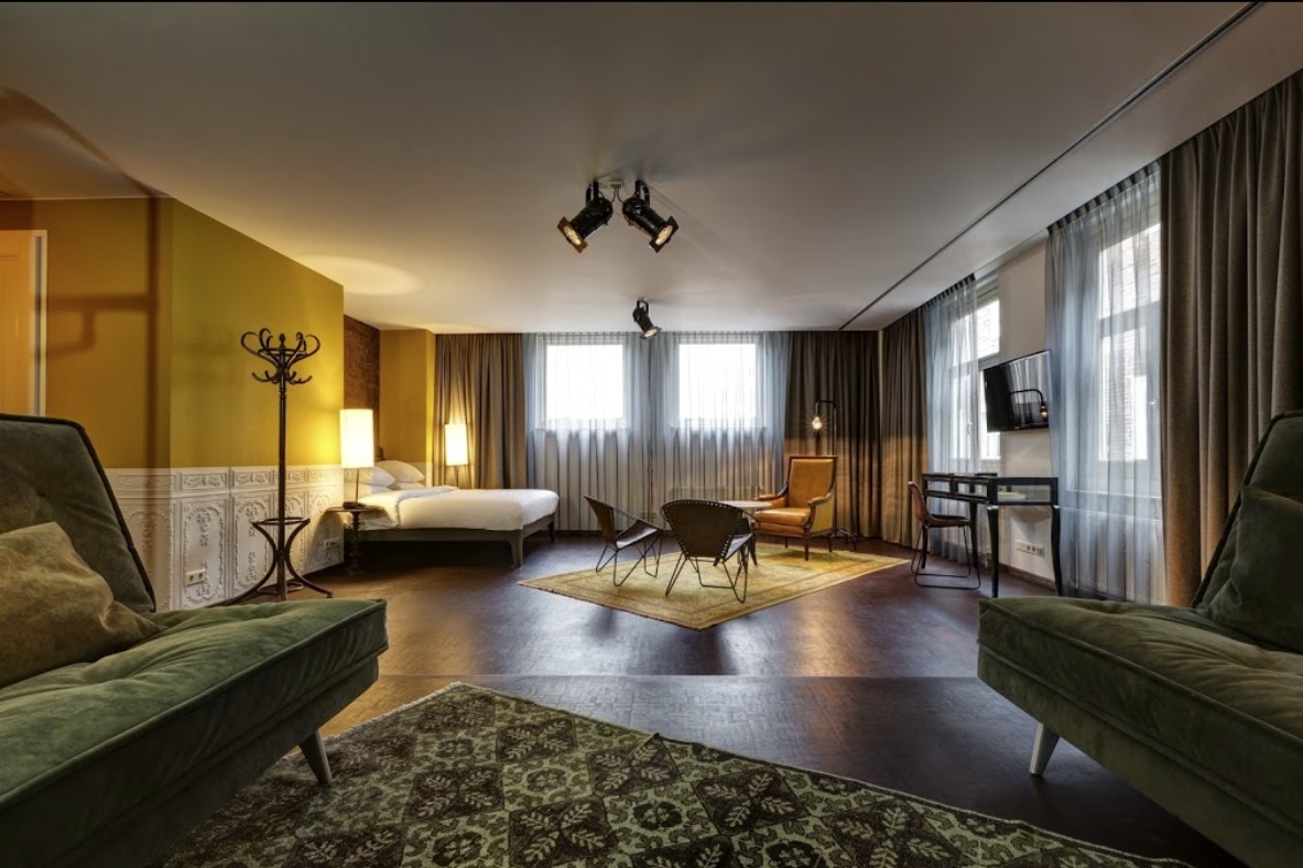 Stay In The Heart Of Dam @ Hotel V Nesplein
